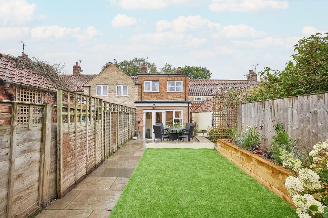 Host & Stay - Willow Cottage Helmsley Bagian luar foto